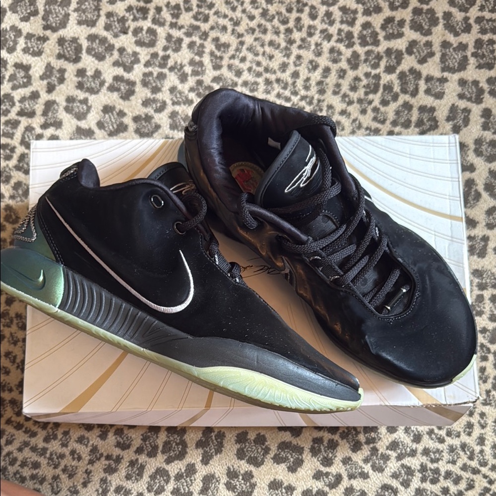 Nike LeBron 21 Tahitian Sneakers